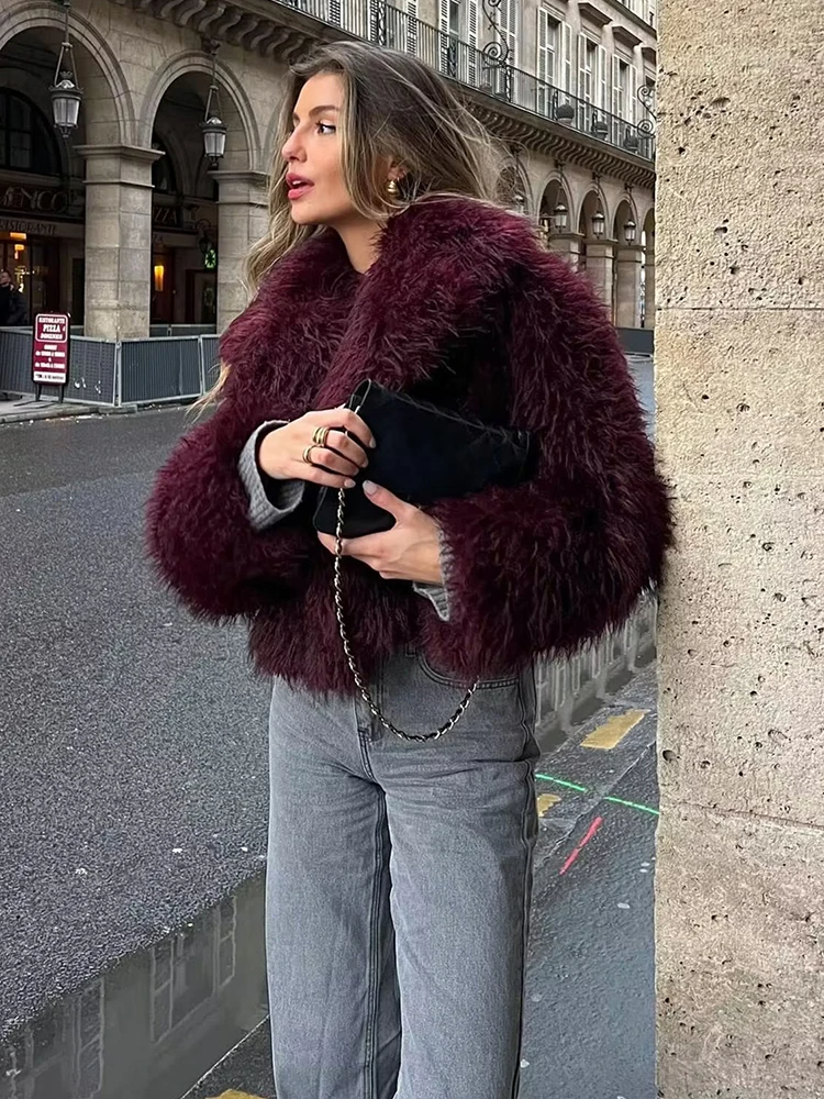Chaqueta de piel sintética de la colección de Elena Rodriguez