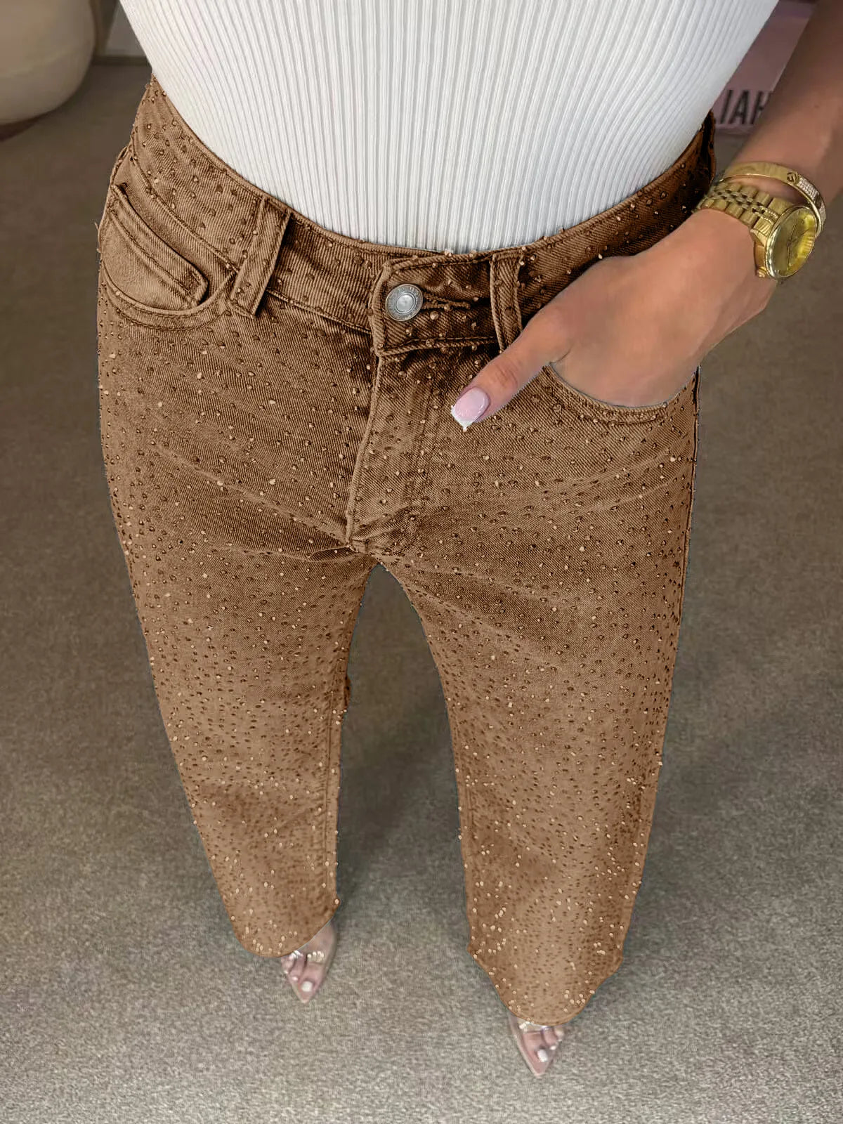 Vaqueros elegantes con pedrería para mujer.