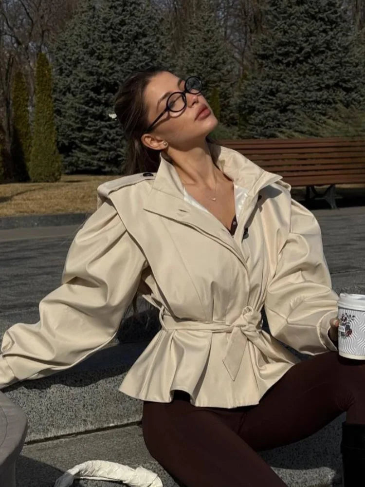Chaqueta trench corta para mujer