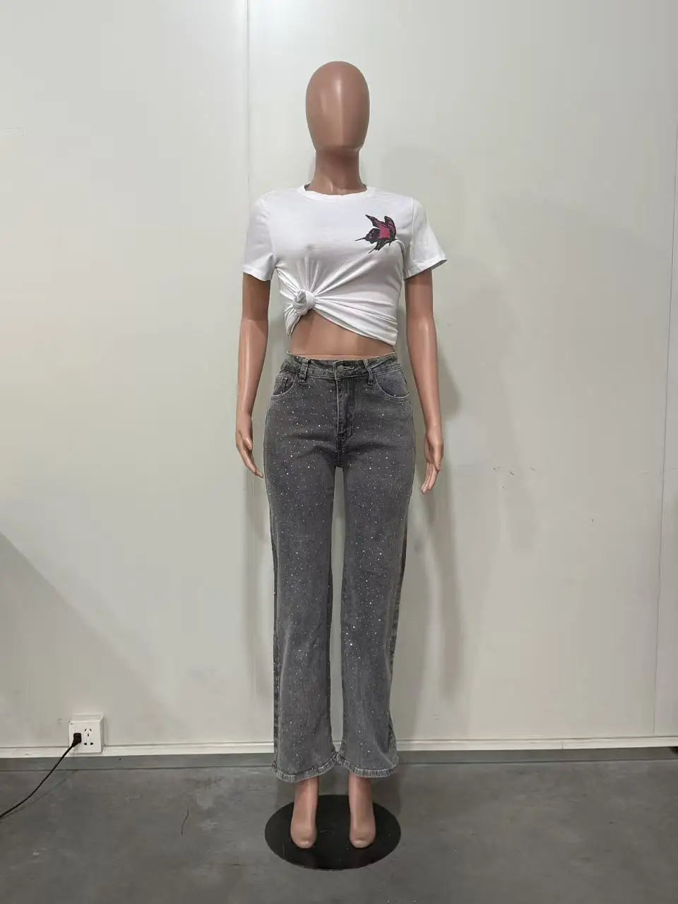 Vaqueros elegantes con pedrería para mujer.