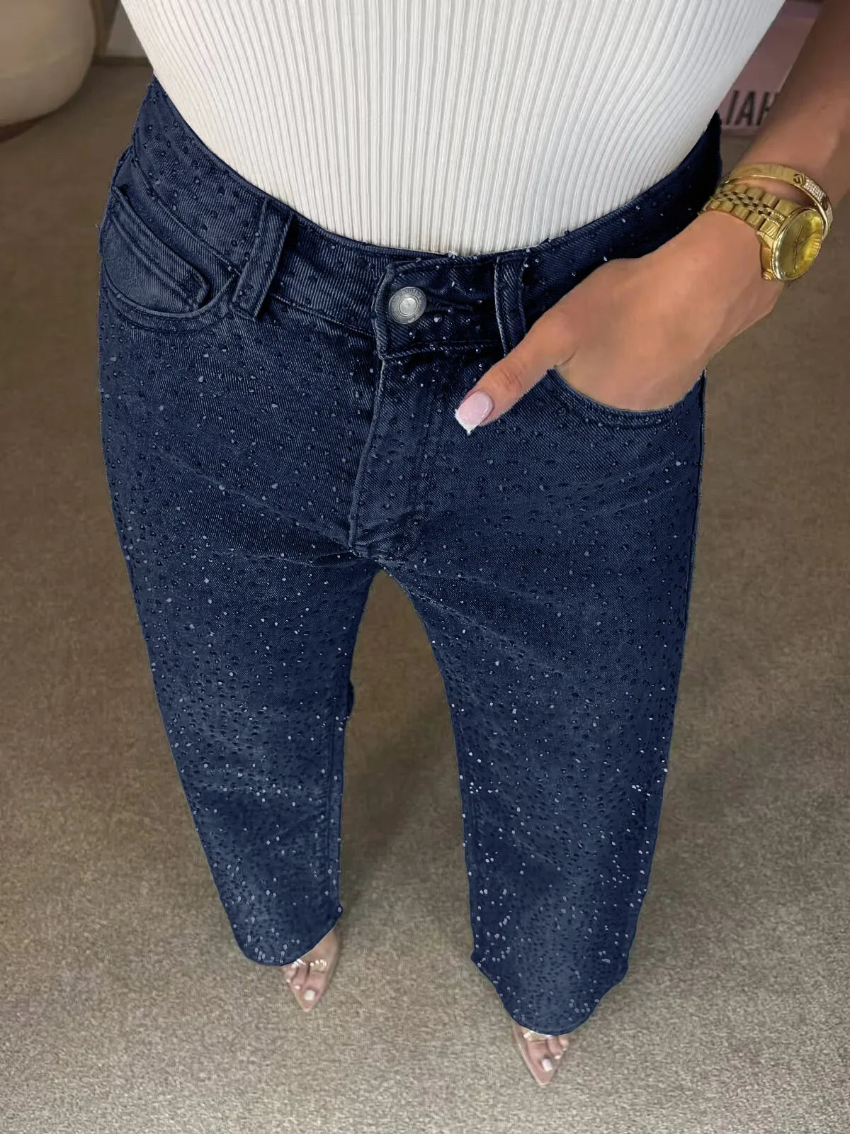 Vaqueros elegantes con pedrería para mujer.