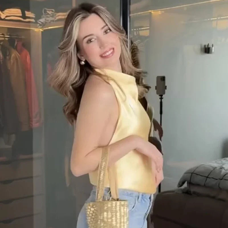 Top tipo corsé con cuello halter de satén para mujer.